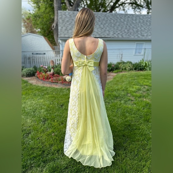 Vintage Original 1960’s Bridesmaid Taffeta & Chantilly Lace Maxi Dress - Small - Picture 2 of 5